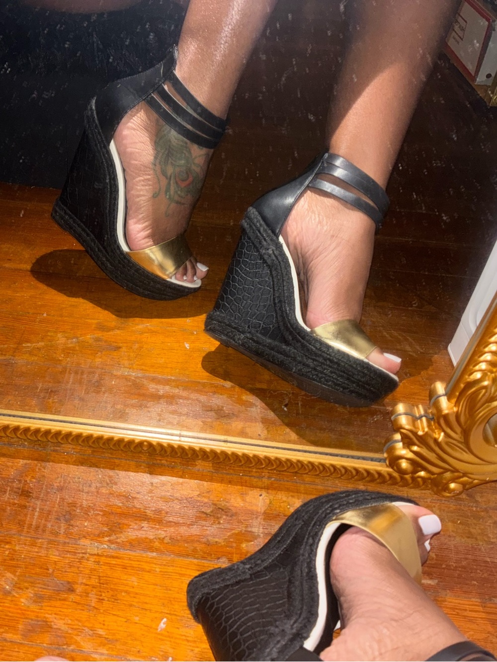 Shoedazzle Black and Gold Wedge Sandals